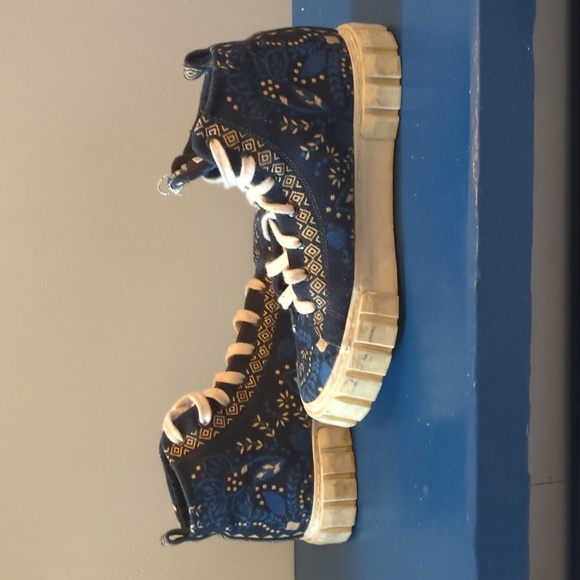 Farm Rio Blue Patterned High-Top Sneakers Size 8.5 - Picture 7 of 8